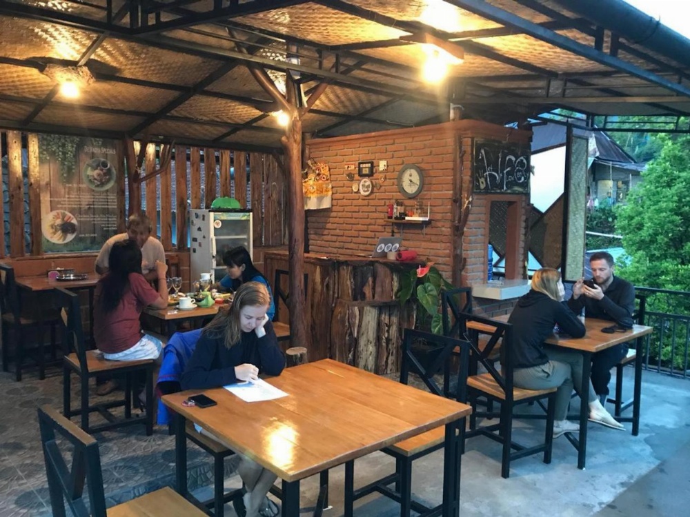 Umah De Madya Main image